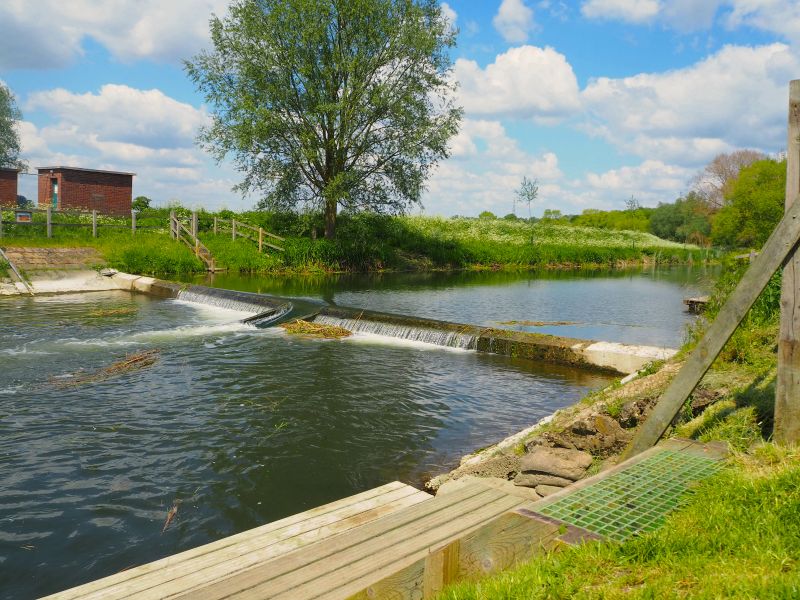 Small weirs and fun drops on River Stour Canoe and Kayak Expedition